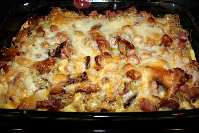 This easy Homemade Potato Breakfast Bake is the perfect way to make a filling breakfast! Homemade hashbrowns with a lot of meat, eggs, and cheese is perfect