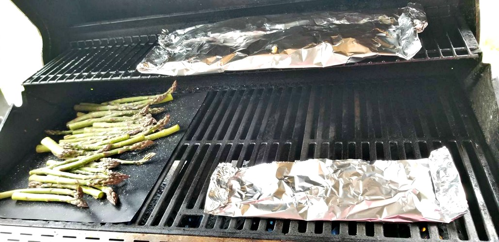 Cod Foil Packets On Grill with aspargus on bbq mats
